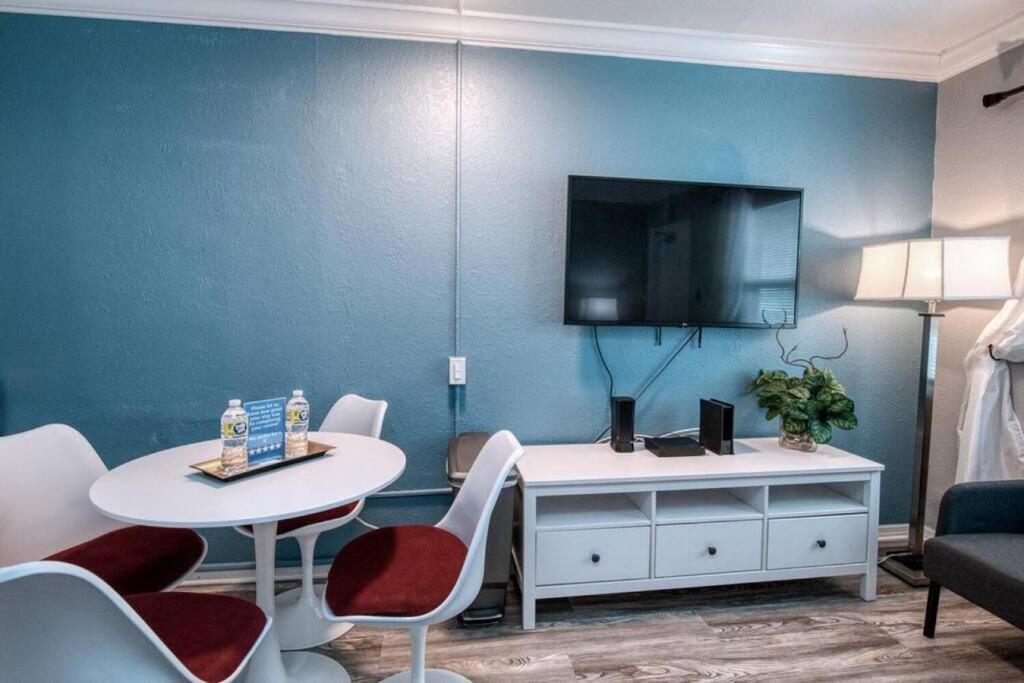 Sunset Beach Suites At Madeira Beach! Pet Friendly With Summer Breezes! - Suite 6 Сейнт Пийт Бийч Екстериор снимка