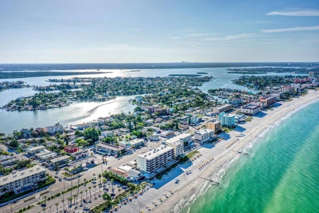 Sunset Beach Suites At Madeira Beach! Pet Friendly With Summer Breezes! - Suite 6 Сейнт Пийт Бийч Екстериор снимка