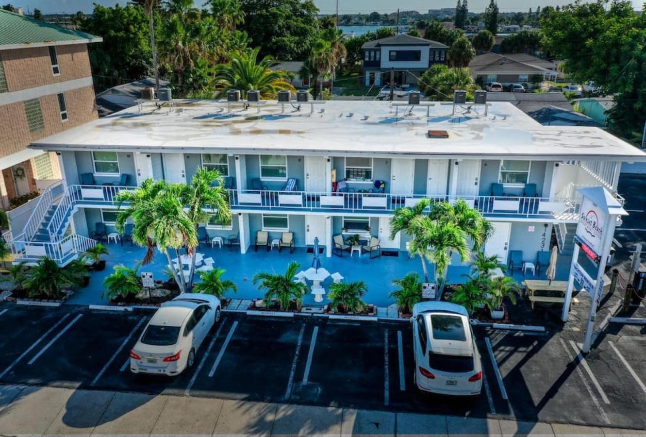 Sunset Beach Suites At Madeira Beach! Pet Friendly With Summer Breezes! - Suite 6 Сейнт Пийт Бийч Екстериор снимка